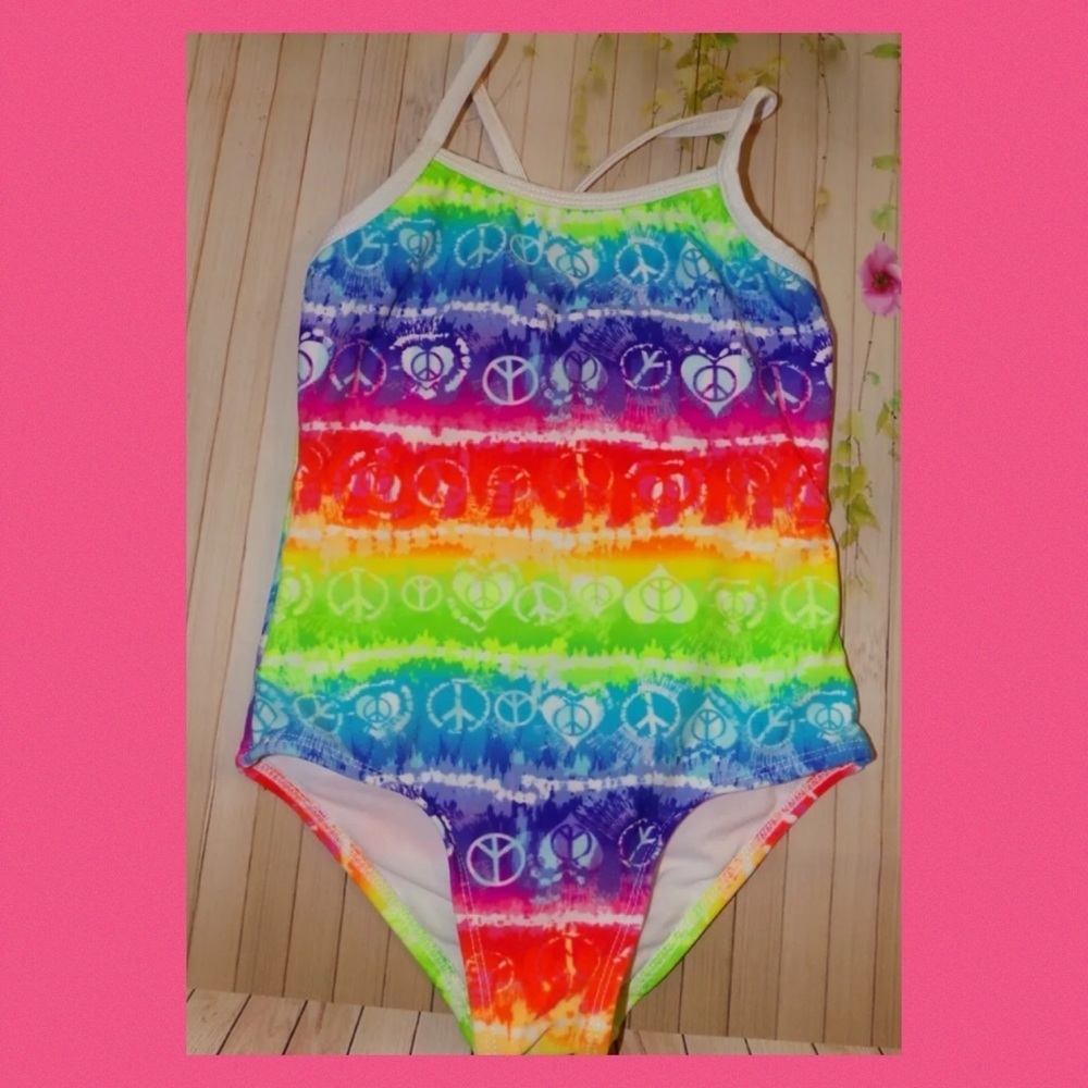 Op little girl swimsuit. 10